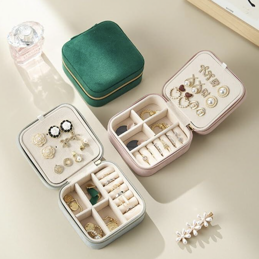 Portable Jewelry Box – Elegant, Compact